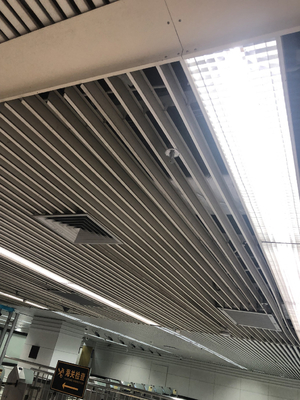 200x3000mm سقف فلزی آلومینیومی صفحه نمایش B ضخامت 0.5mm