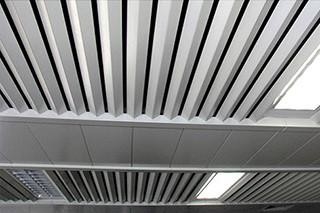 سقف فلزی آلومینیومی نسوز A Screen 200x3000mm به راحتی تمیز می شود