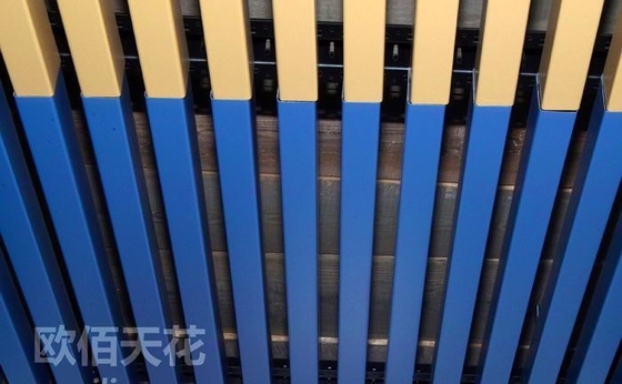 سقف فلزی آلومینیومی نوار U 185x3000mm رنگ قابل تنظیم وزن سبک