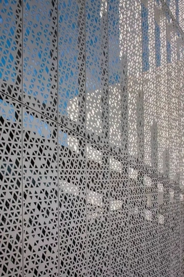 پانل آلومینیومی سوراخ دار 1600x6000 میلی متری برای ایستگاه مترو مقاوم در برابر اسید