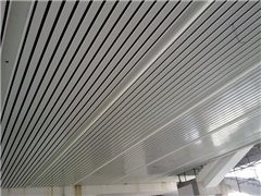 سقف G-Strip 200*3000*15mm آلومینیومی رنگی قابل تنظیم برای ایستگاه مترو