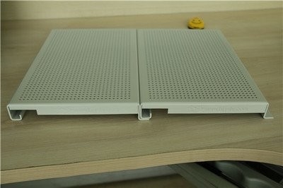 سقف فلزی آلومینیومی 1500*4000 میلی متر قلاب روی روکش برای ایستگاه مترو