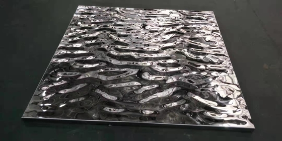 سقف فلزی آلومینیومی 30 میلی متری فولاد گالوانیزه قلاب موج دار روی سقف 600 * 1320 میلی متر