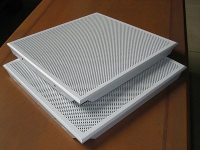 گیره آلومینیومی 600x600 میلی متر در سقف برای تزئین دیوار مرکز کنوانسیون