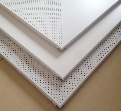 گیره آلومینیومی 600x600 میلی متر در سقف برای تزئین دیوار مرکز کنوانسیون